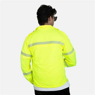 Päikesekaitsega kaitseriietus